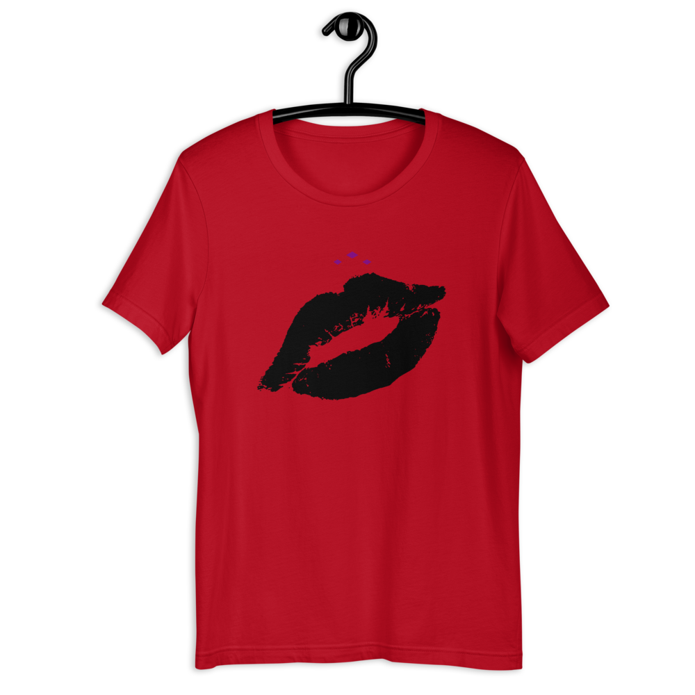 Kiss Me | Black On Red